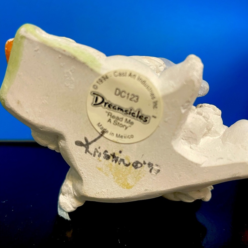 Dreamsicles collectible Read Me A Story